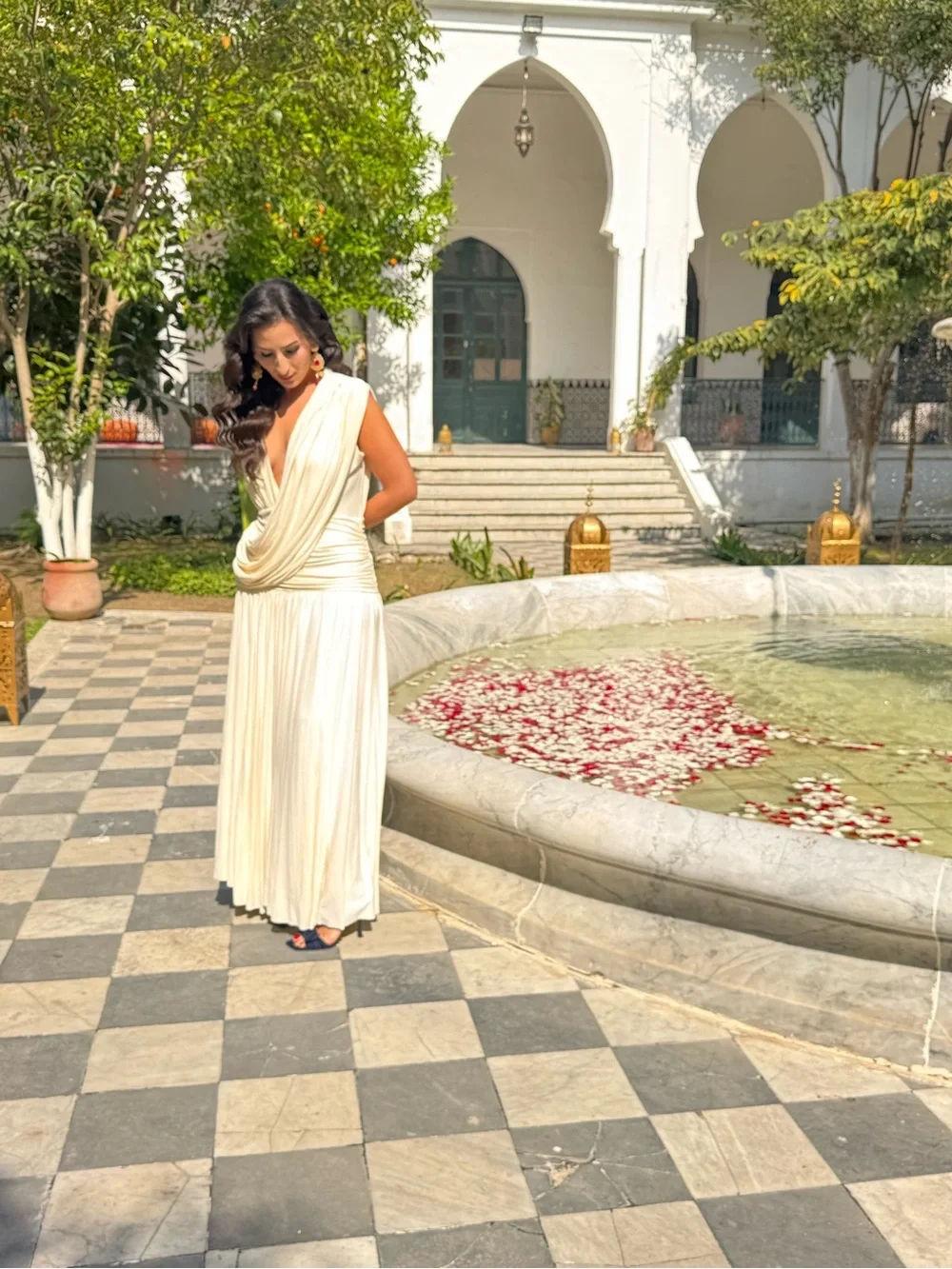GLORINA Cream Plunge-Neck Maxi Dress With Draped-Detailing - Picture 4 of 5